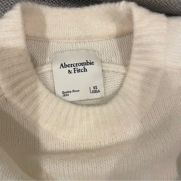 A&F Madeline Crew Sweater, XS, Cream Stripe - Picture 4 of 7